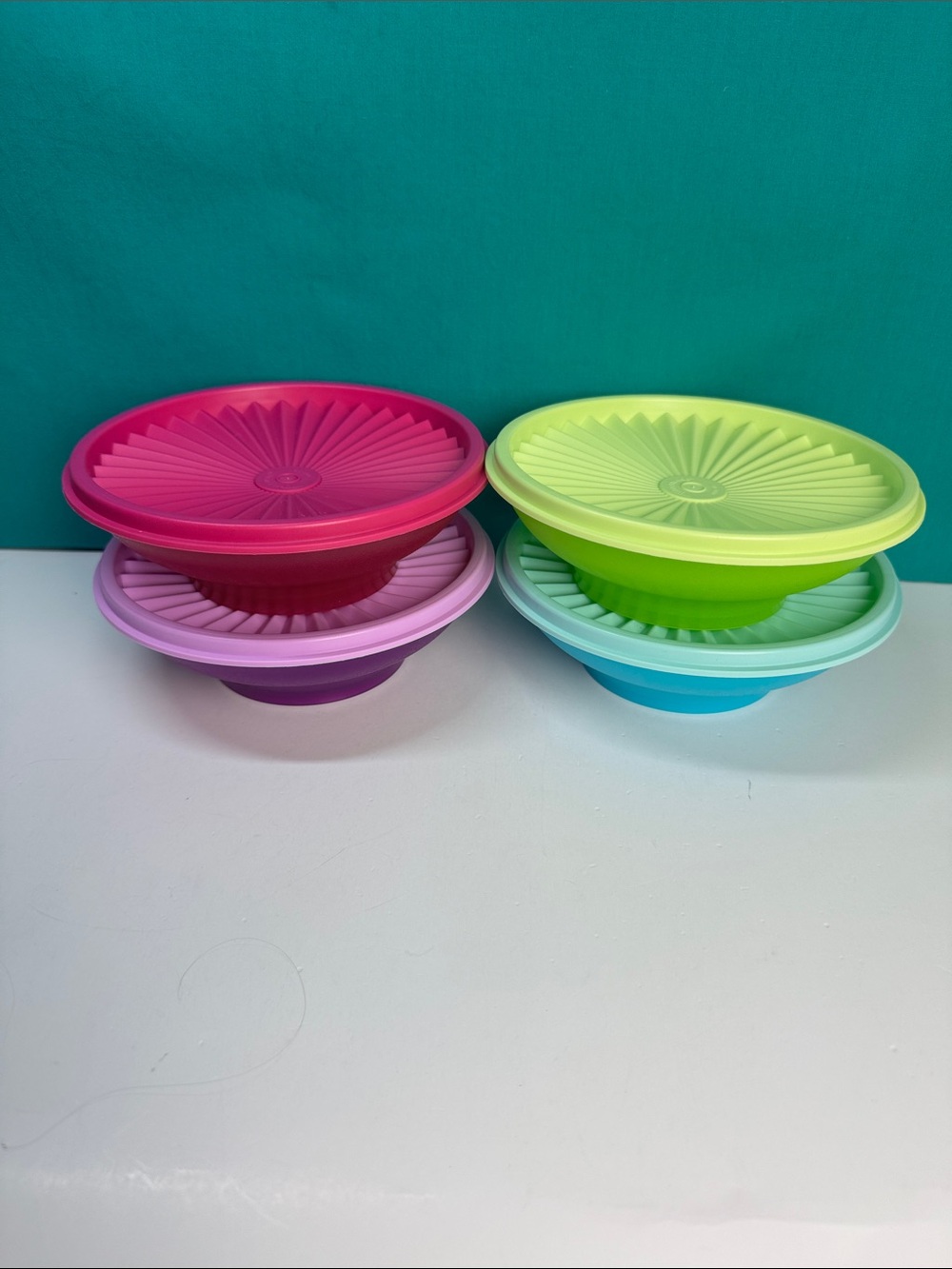 Tupperware Servalier Salad Cereal Bowls 530ml / 18oz Pastel Colors Matching Seal